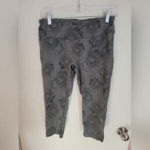 MPG Womens Medium Workout Capri Grey with Dark Grey Pattern Pre-owned